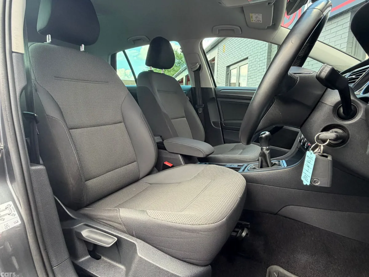 Volkswagen Golf Hatchback, Diesel, 2019, Grey