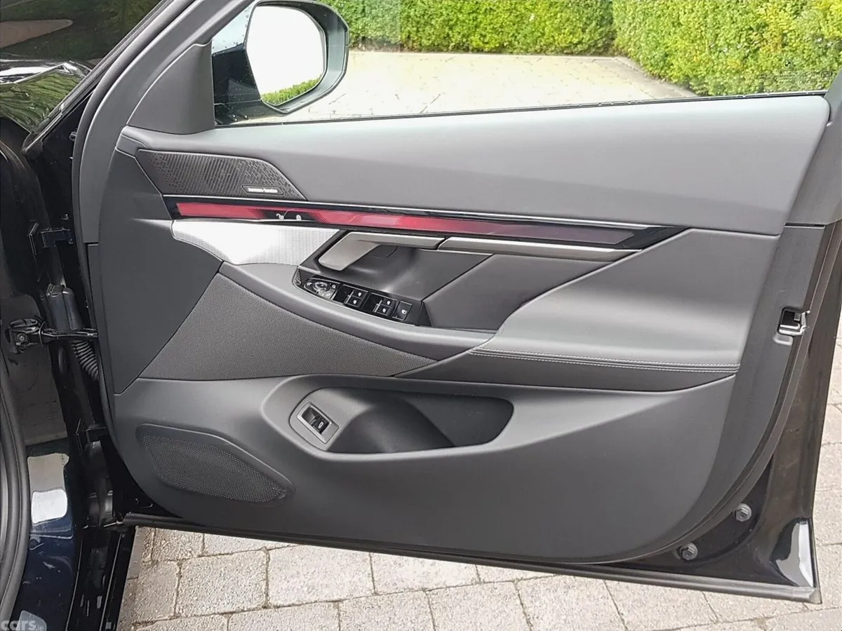BMW 5-Series Saloon, Petrol Plug-in Hybrid, 2026, Black