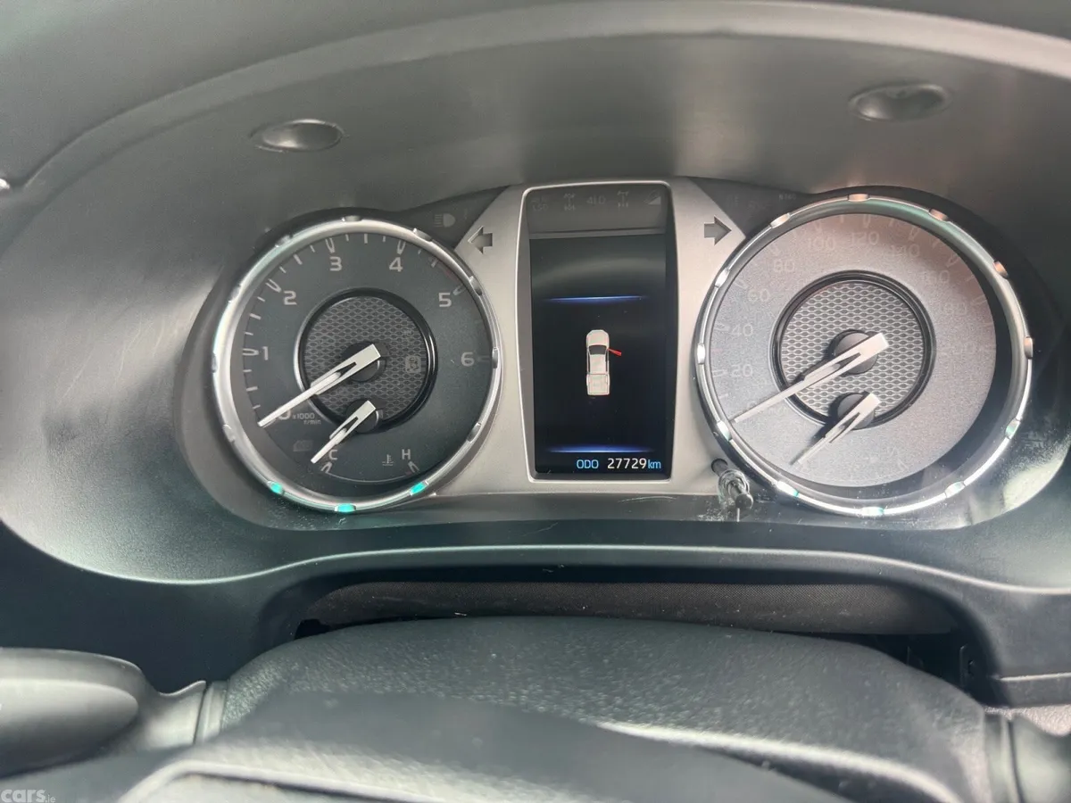 Toyota Hilux Pick Up, Diesel, 2025, Grey