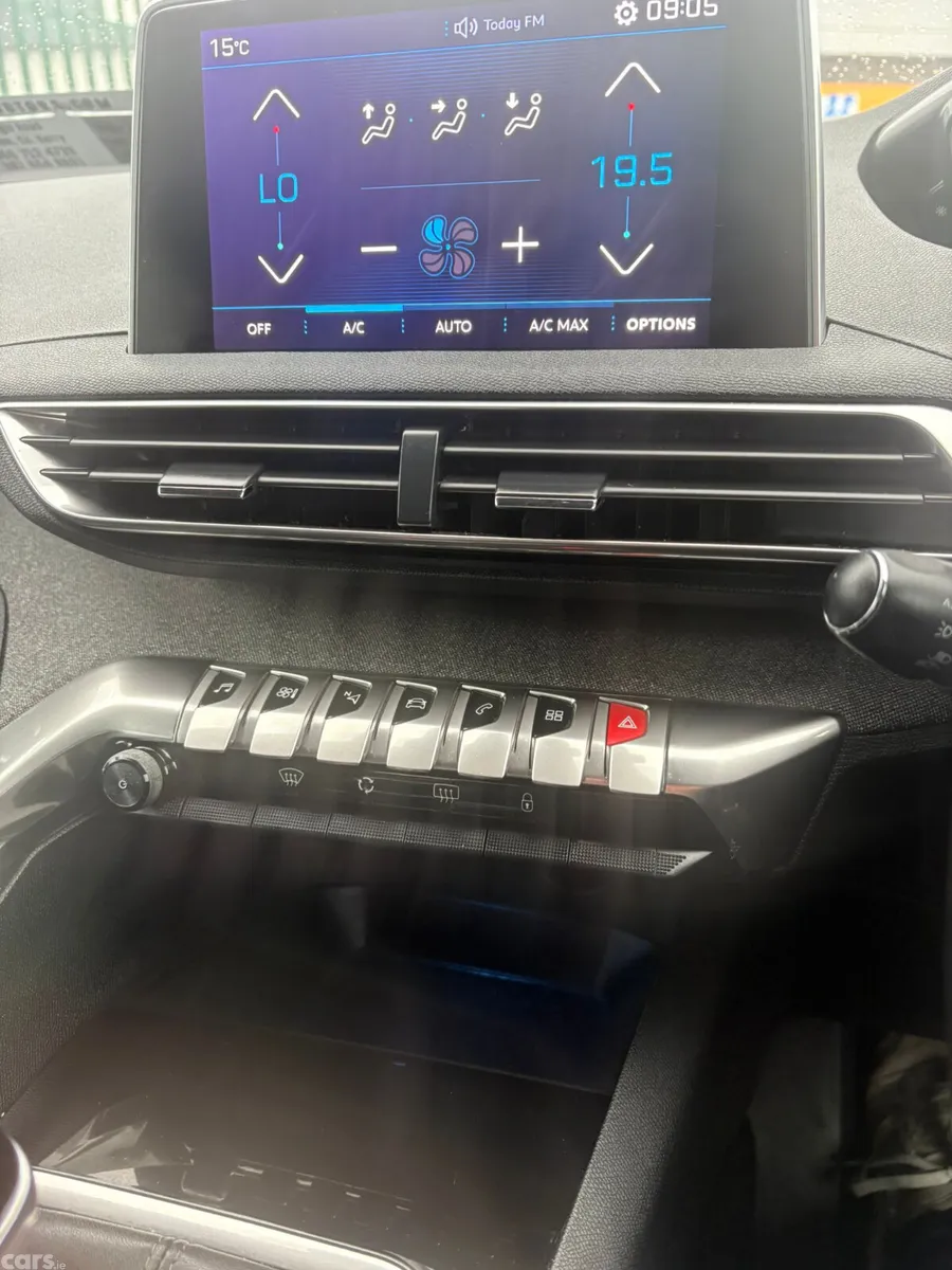 Peugeot 3008 MPV, Diesel, 2018, Grey