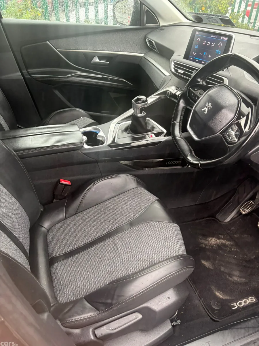 Peugeot 3008 MPV, Diesel, 2018, Grey