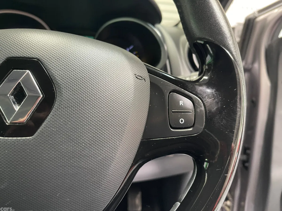 Renault Clio Hatchback, Petrol, 2015, Grey