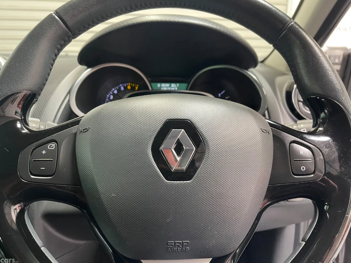 Renault Clio Hatchback, Petrol, 2015, Grey