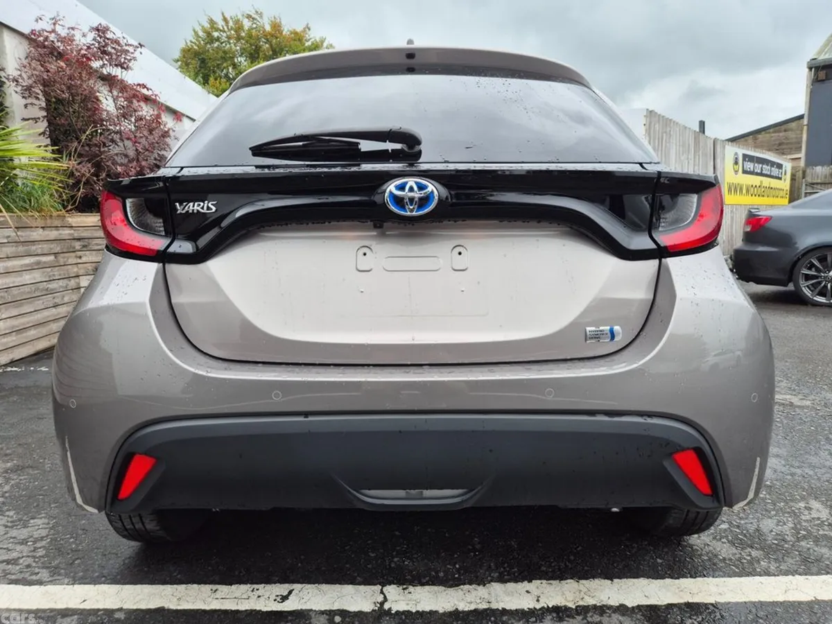 Toyota Yaris Hatchback, Petrol Hybrid, 2022, Brown