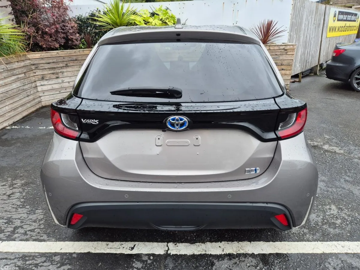 Toyota Yaris Hatchback, Petrol Hybrid, 2022, Brown