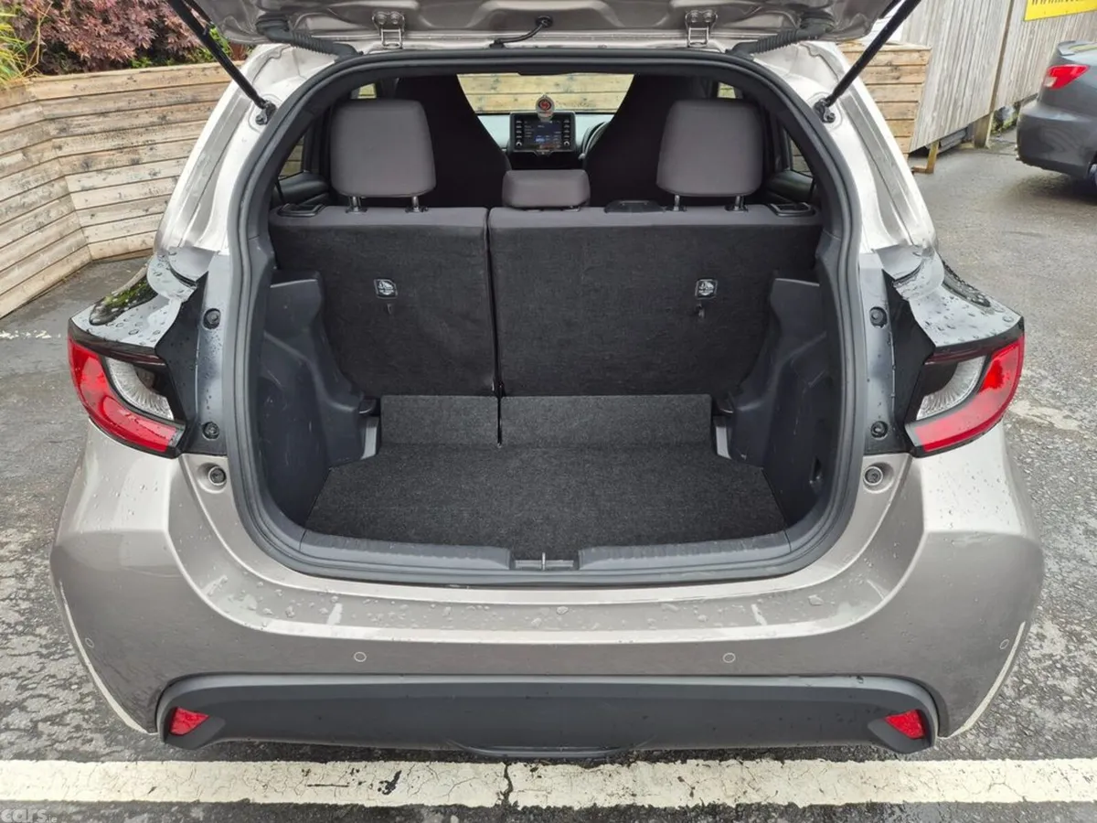Toyota Yaris Hatchback, Petrol Hybrid, 2022, Brown