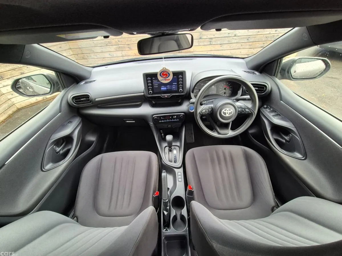 Toyota Yaris Hatchback, Petrol Hybrid, 2022, Brown