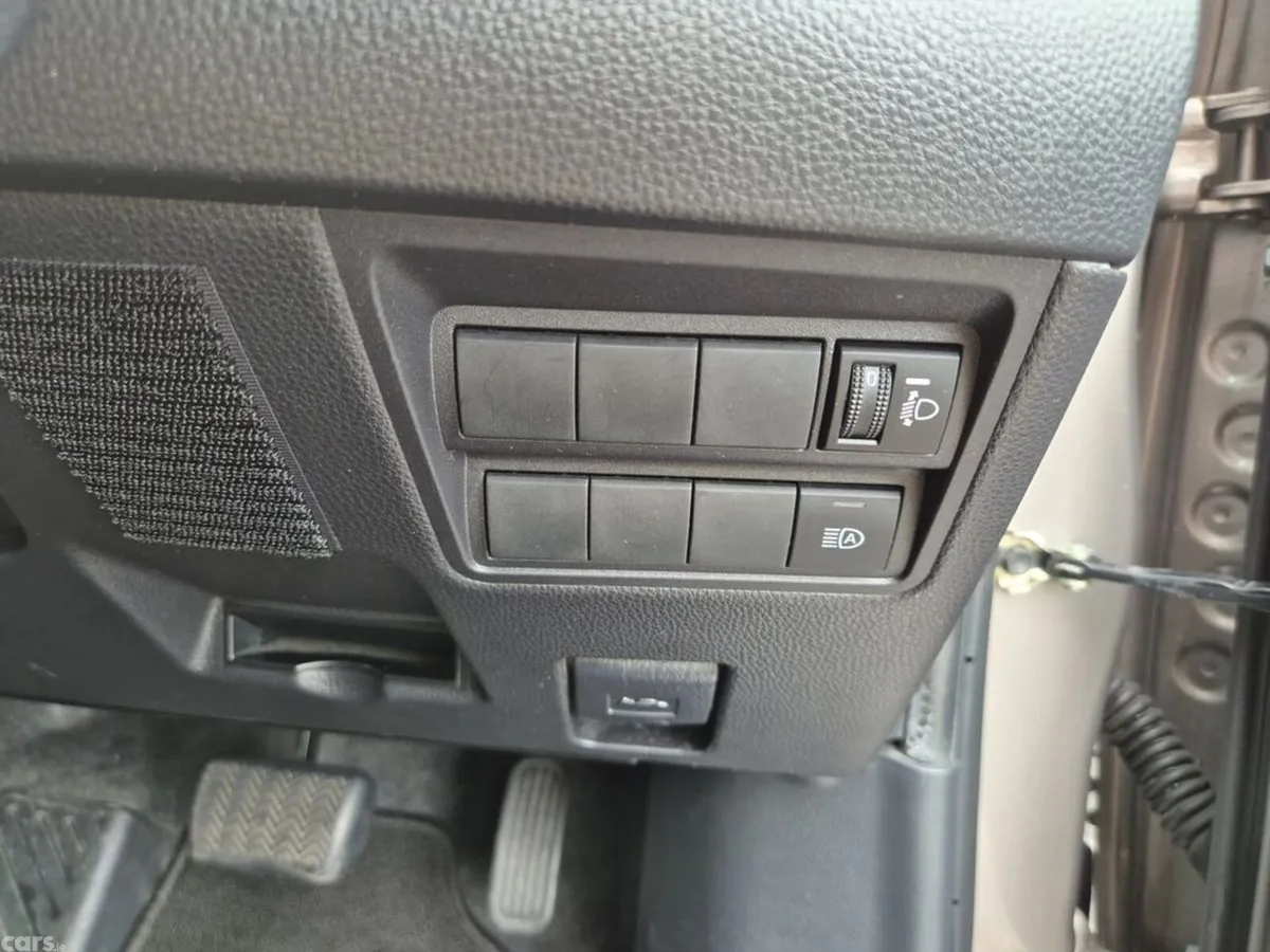 Toyota Yaris Hatchback, Petrol Hybrid, 2022, Brown