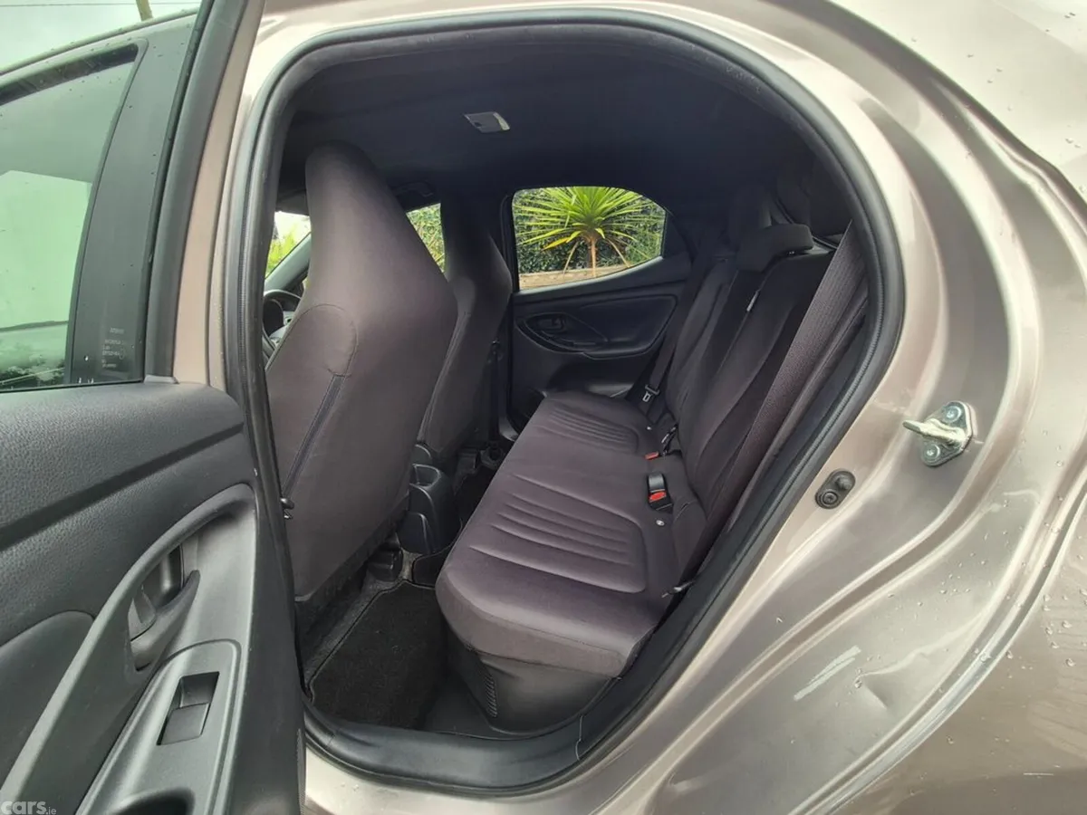 Toyota Yaris Hatchback, Petrol Hybrid, 2022, Brown