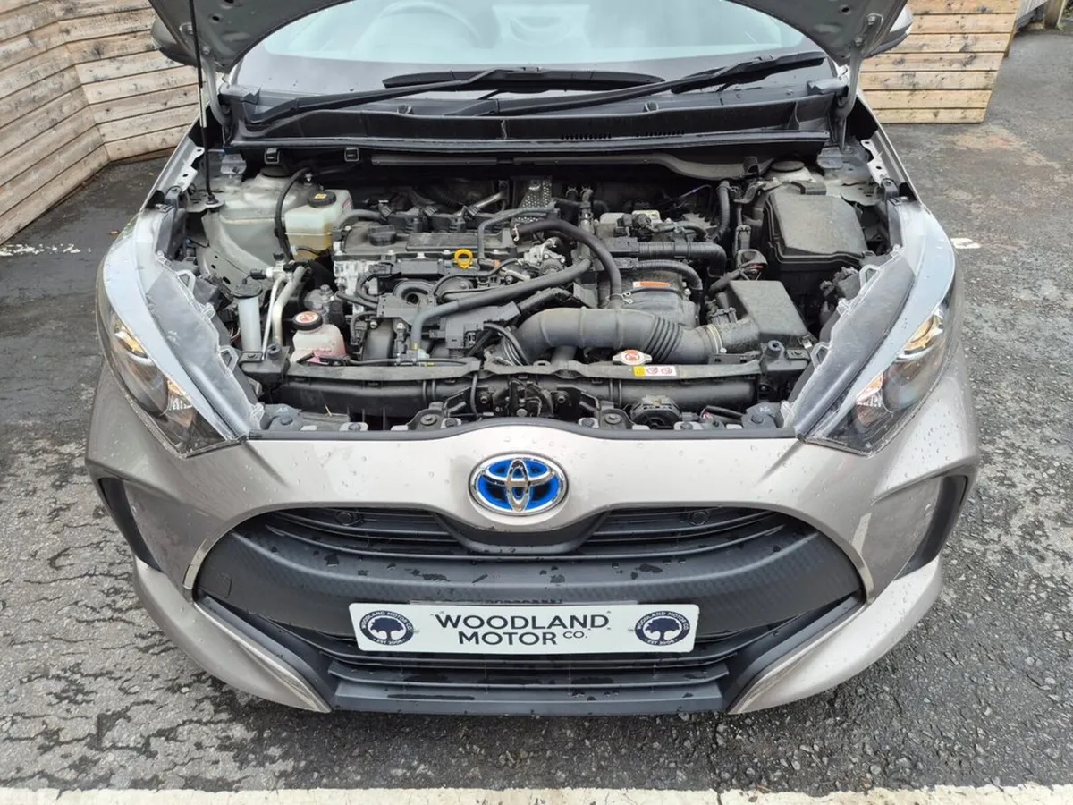 Toyota Yaris Hatchback, Petrol Hybrid, 2022, Brown