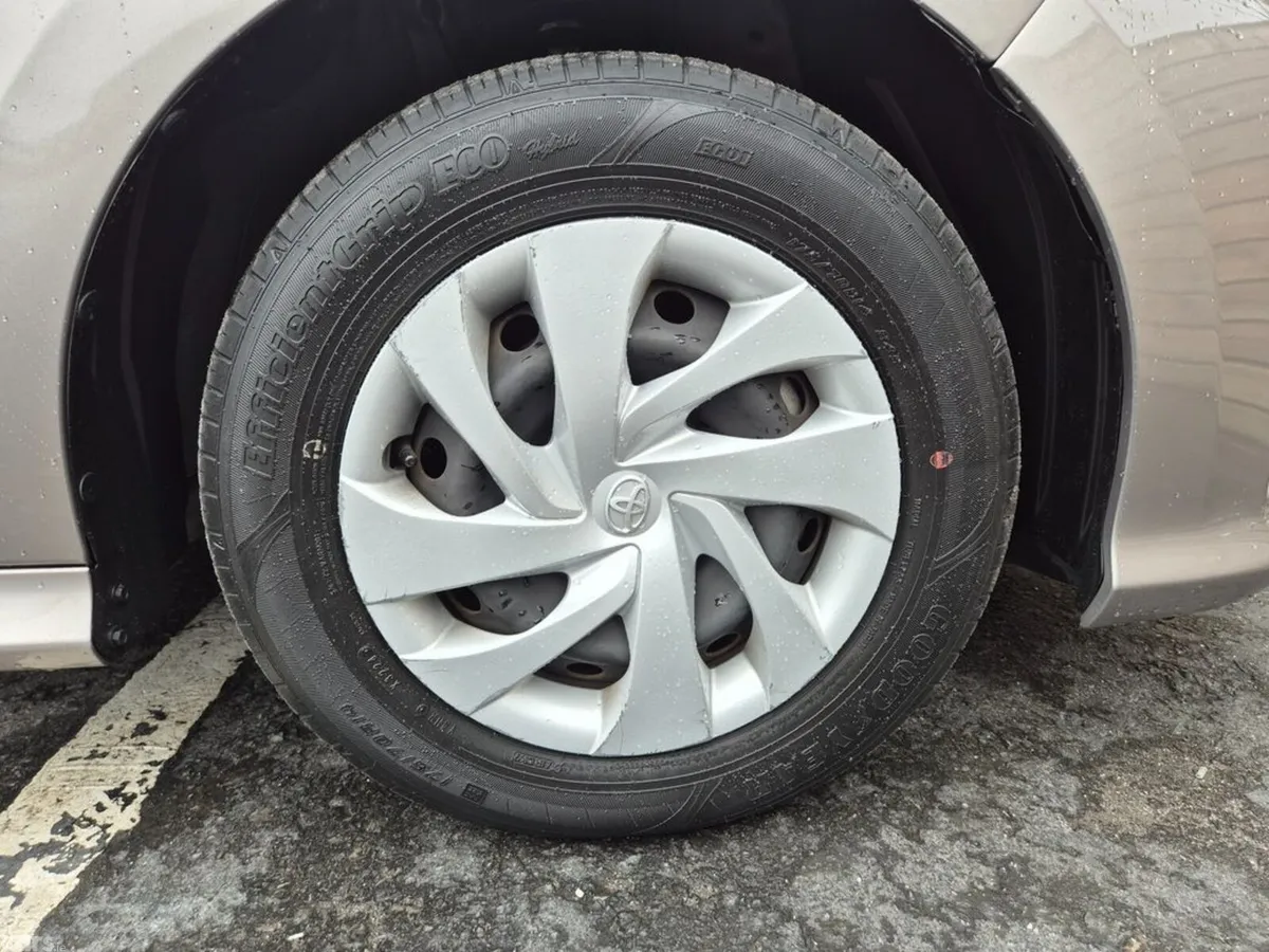 Toyota Yaris Hatchback, Petrol Hybrid, 2022, Brown