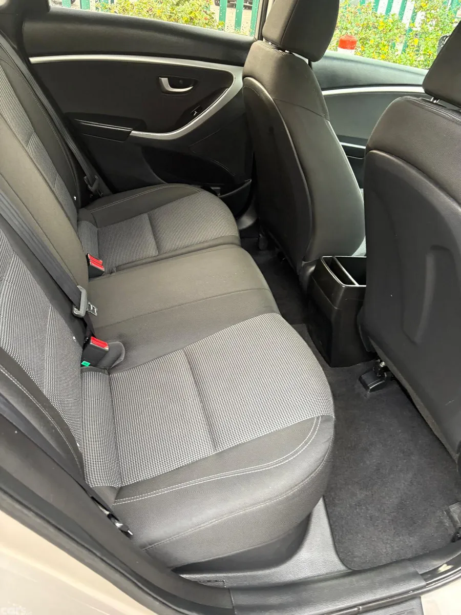 Hyundai i30 Hatchback, Diesel, 2016, White