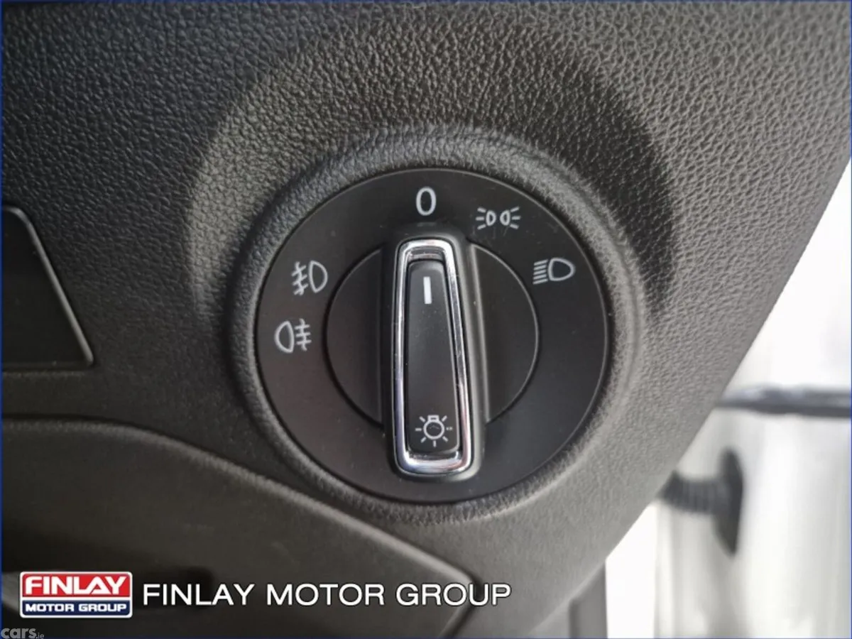SEAT Leon Hatchback, Petrol, 2020, White