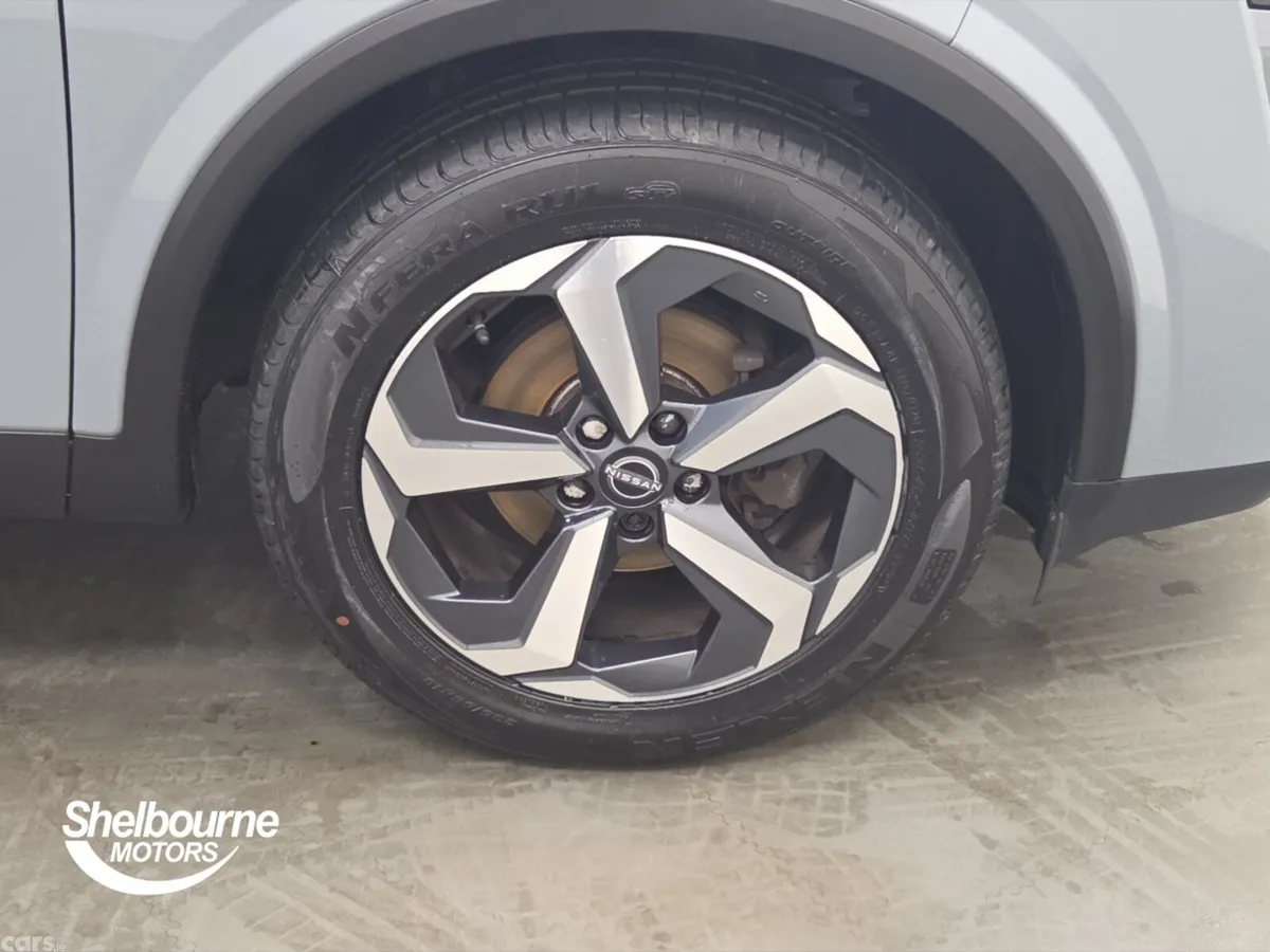 Nissan Qashqai Hatchback, Petrol, 2023, Grey