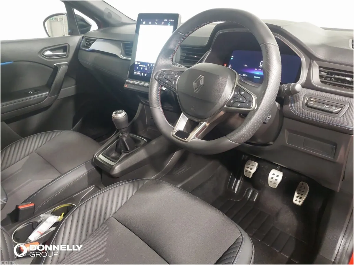Renault Captur Hatchback, Petrol, 2026, Red