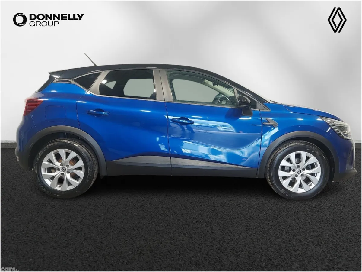 Renault Captur Hatchback, Petrol, 2021, Blue