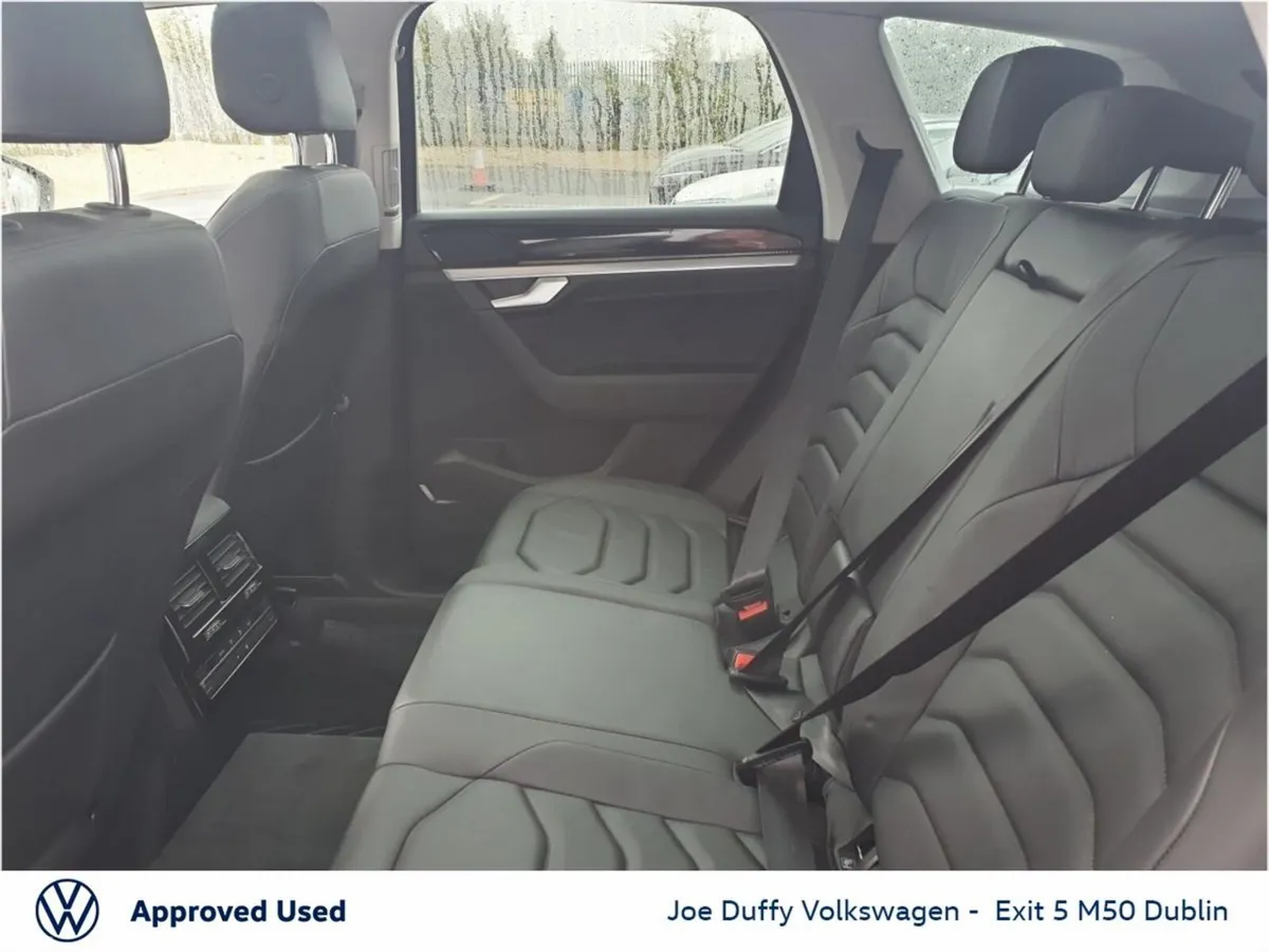 Volkswagen Touareg SUV, Petrol Plug-in Hybrid, 2024, Black