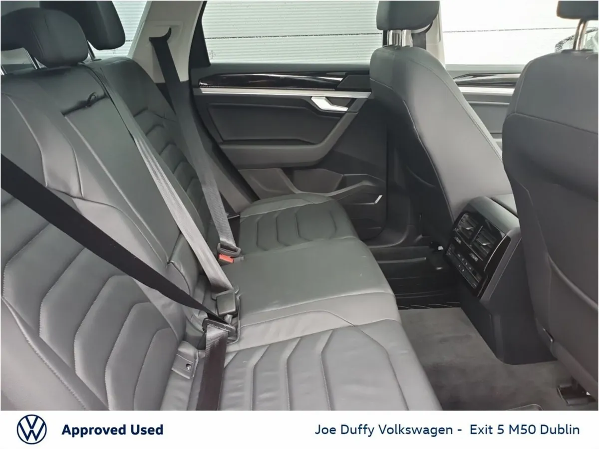 Volkswagen Touareg SUV, Petrol Plug-in Hybrid, 2024, Black
