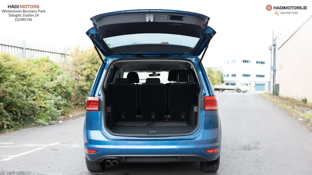 Volkswagen Touran MPV, Petrol, 2017, Blue