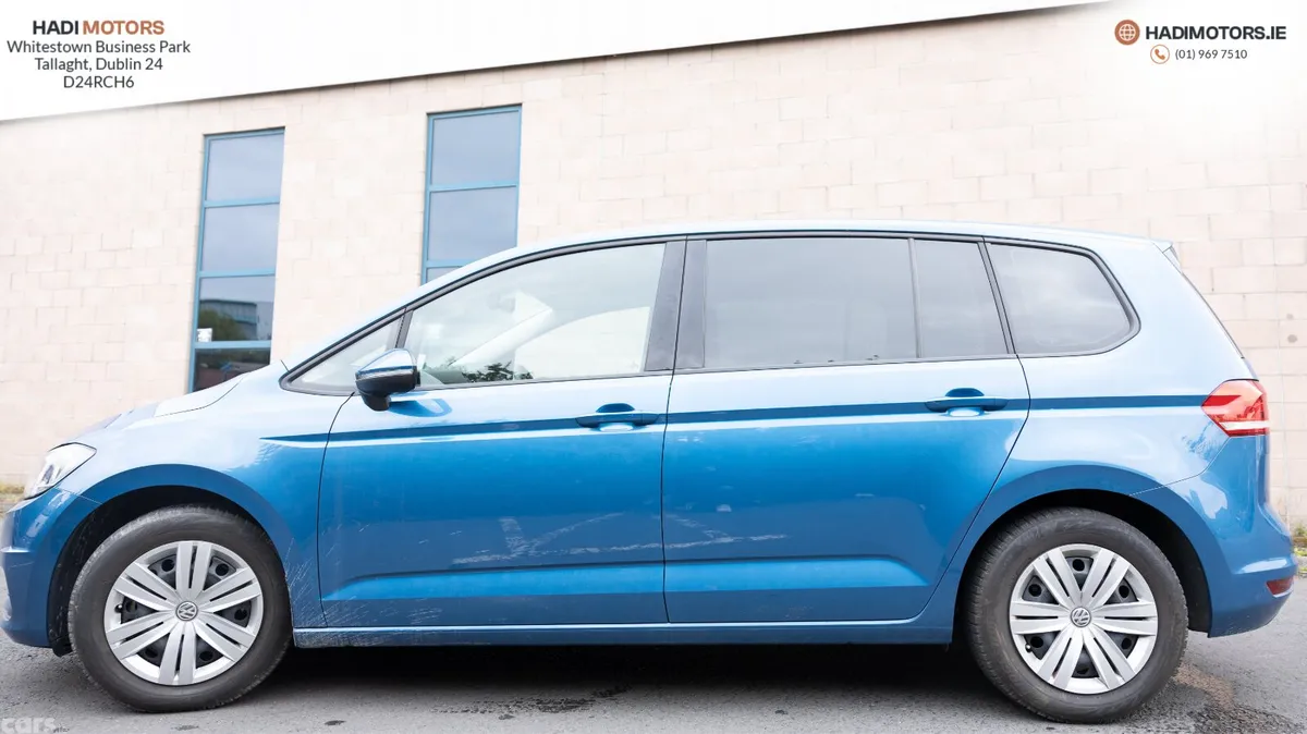 Volkswagen Touran MPV, Petrol, 2017, Blue