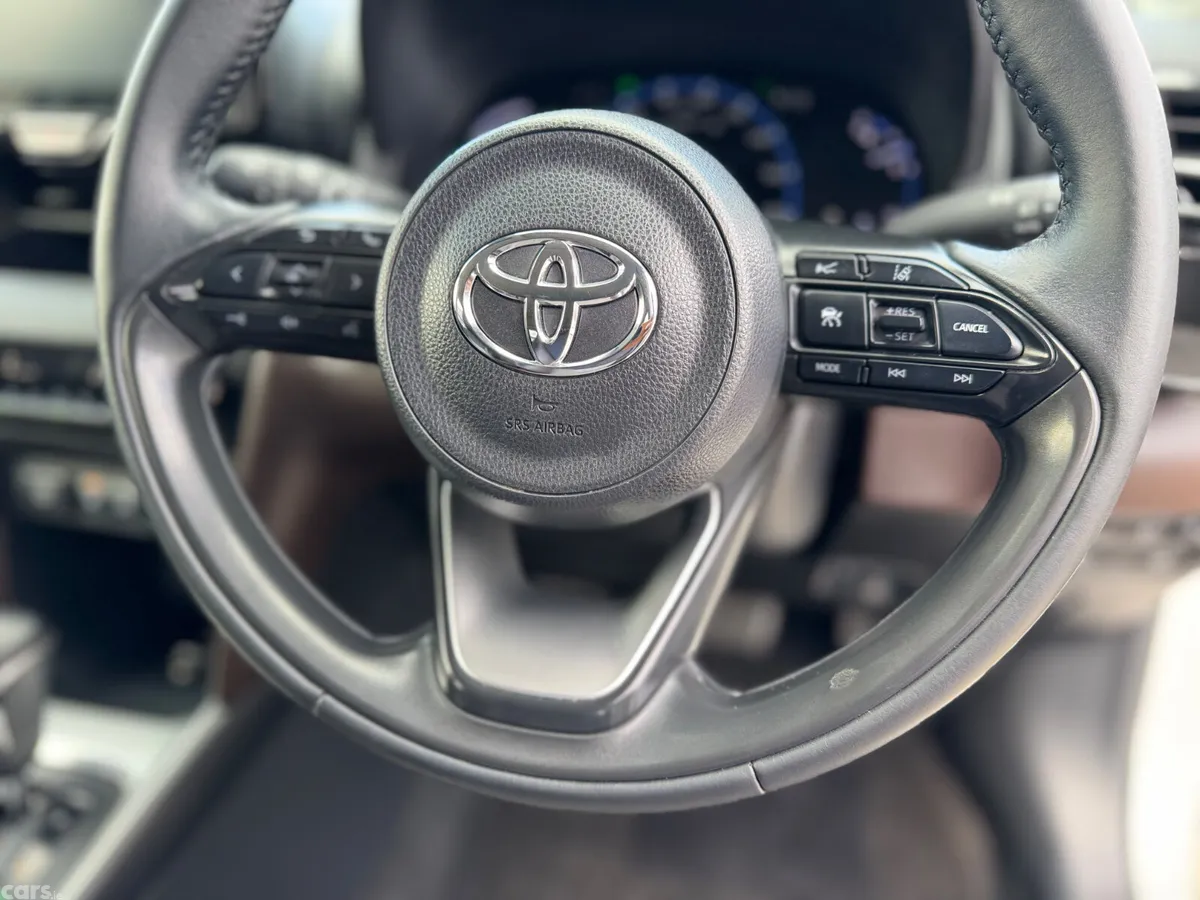 Toyota Yaris Cross SUV, Petrol Hybrid, 2021, White