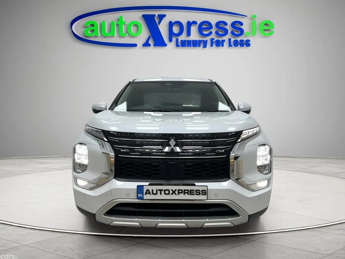 Mitsubishi Outlander SUV, Petrol Plug-in Hybrid, 2021, White