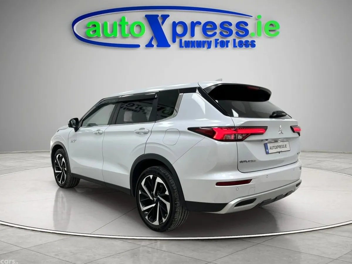 Mitsubishi Outlander SUV, Petrol Plug-in Hybrid, 2021, White