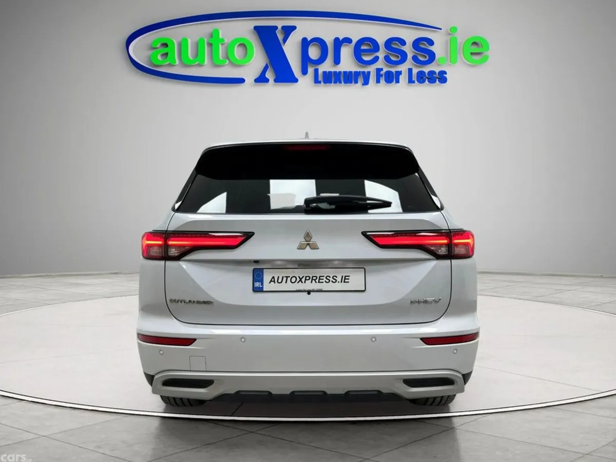 Mitsubishi Outlander SUV, Petrol Plug-in Hybrid, 2021, White