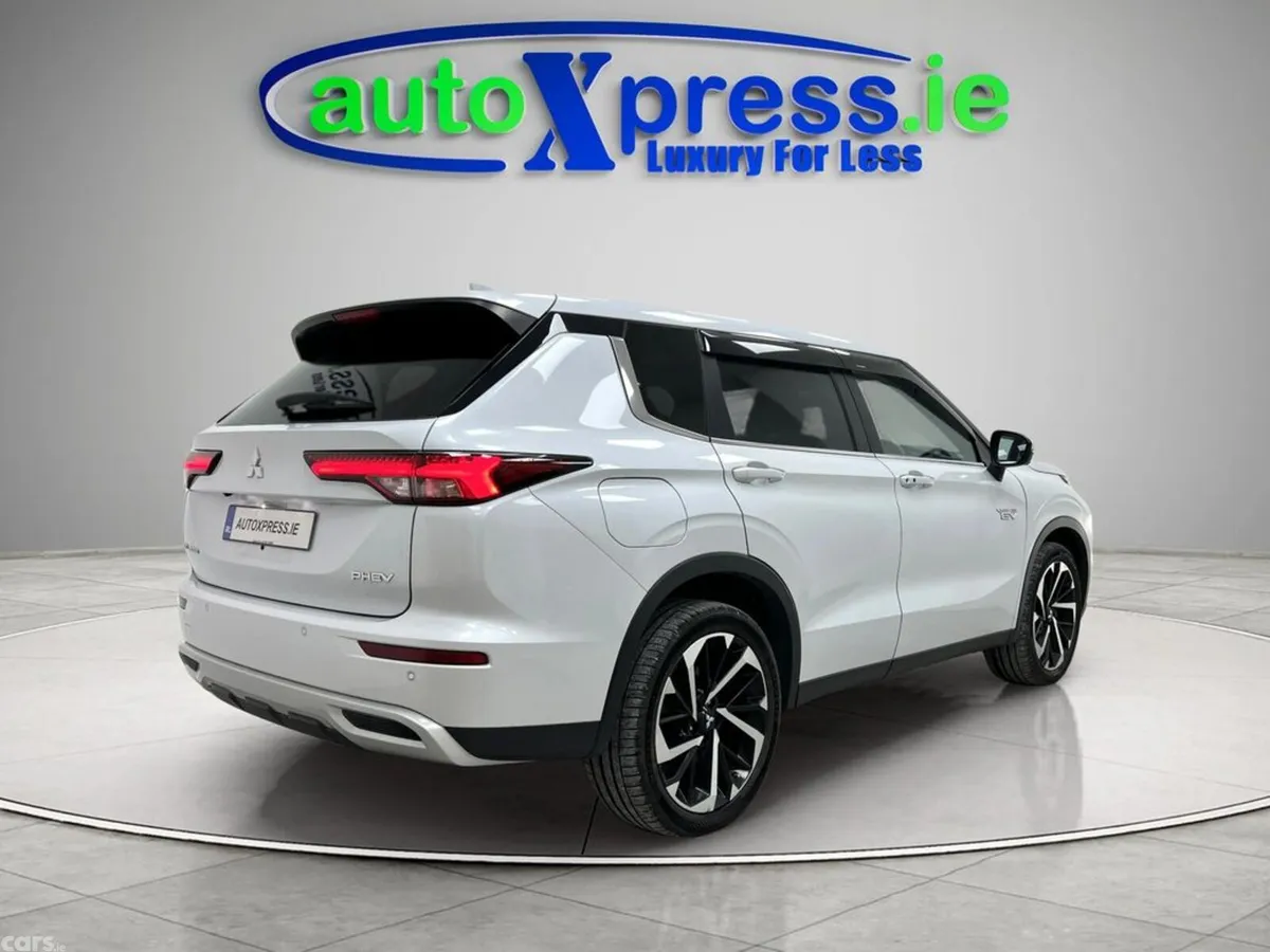 Mitsubishi Outlander SUV, Petrol Plug-in Hybrid, 2021, White