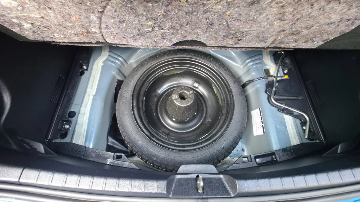 Toyota Vitz Hatchback, Petrol, 2015, Blue