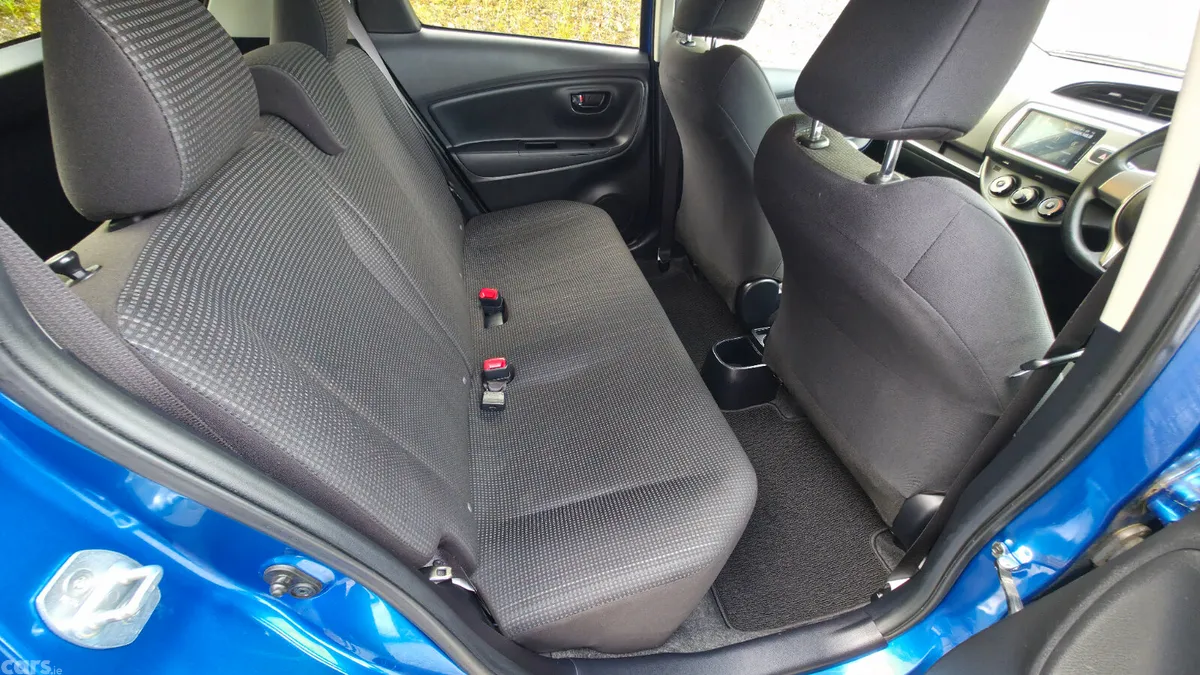 Toyota Vitz Hatchback, Petrol, 2015, Blue