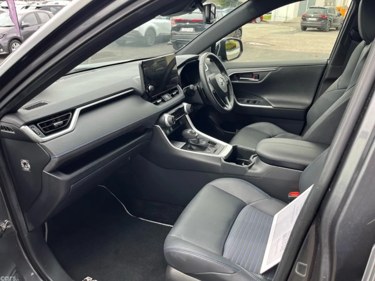 Toyota RAV4 SUV, Petrol Hybrid, 2023, Grey
