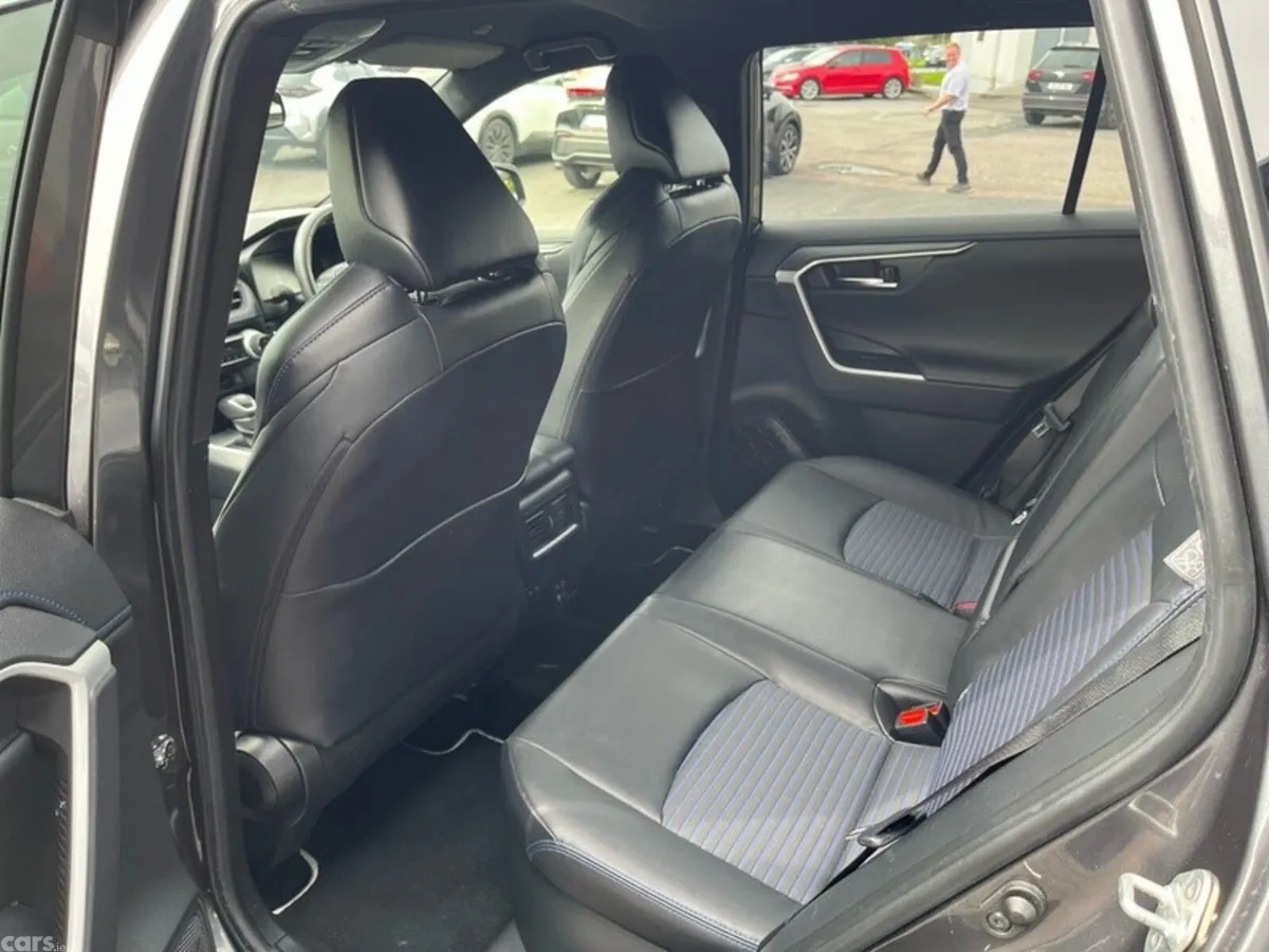 Toyota RAV4 SUV, Petrol Hybrid, 2023, Grey