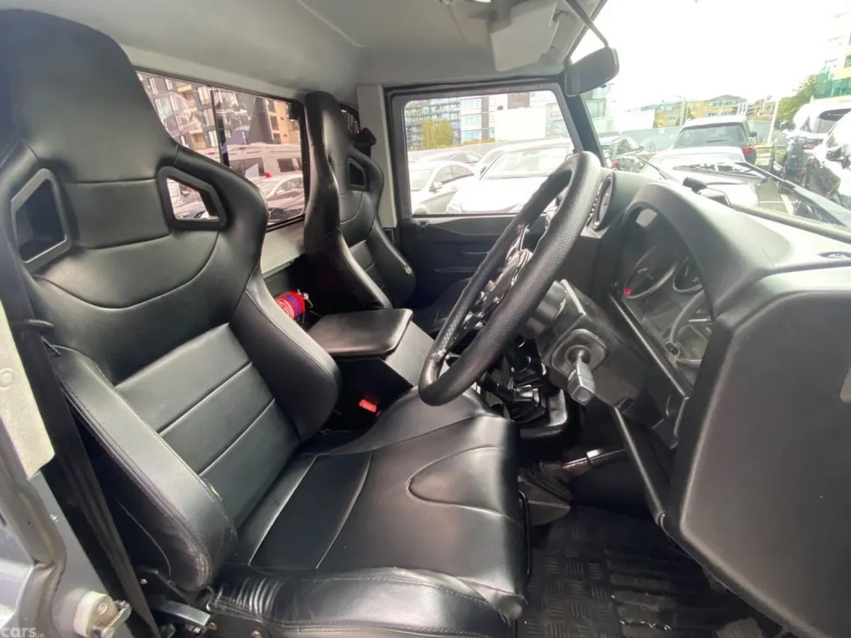 Land Rover Defender Pick Up, Diesel, 2011, Grey