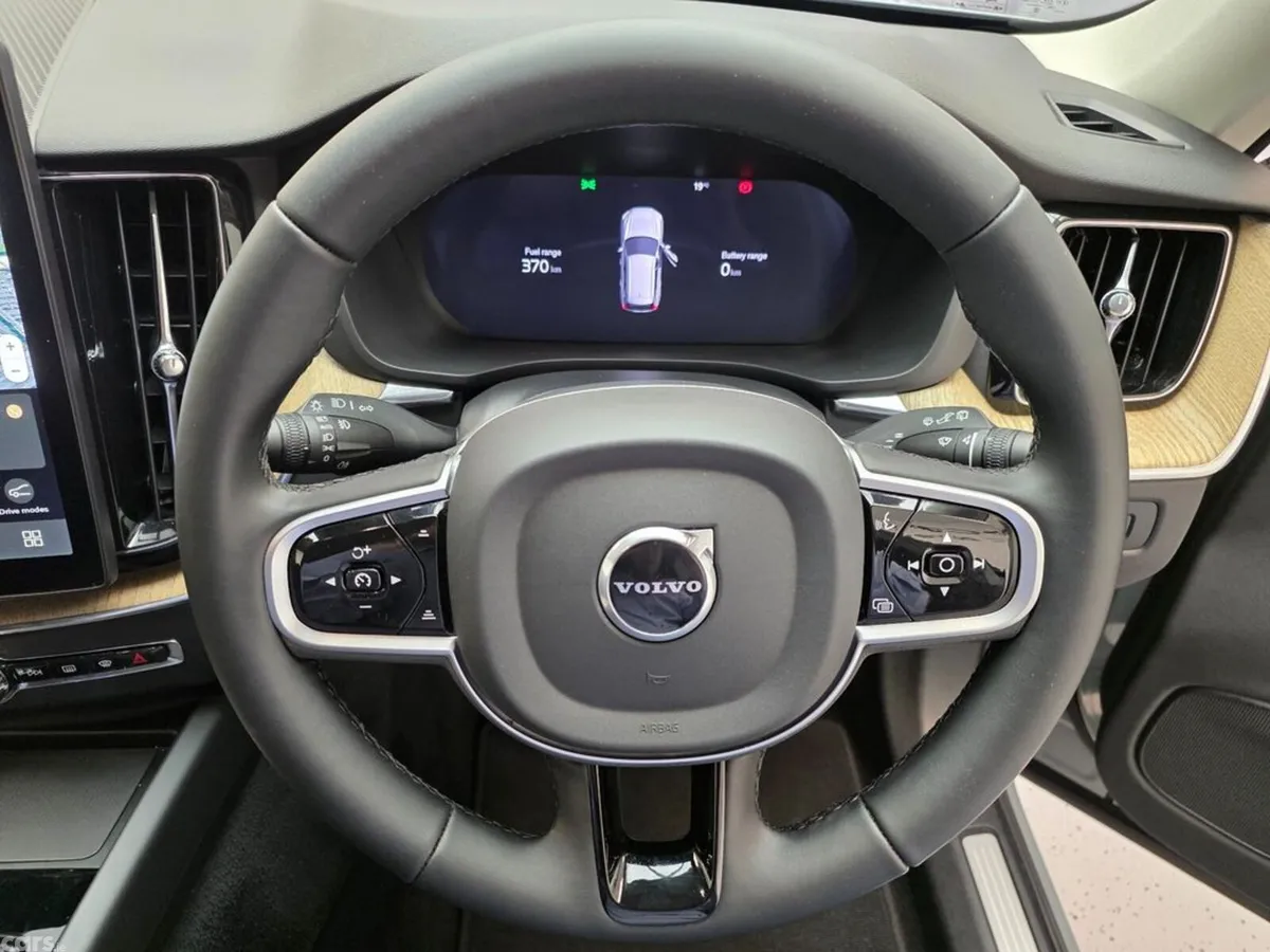 Volvo XC60 SUV, Petrol Plug-in Hybrid, 2025, Grey