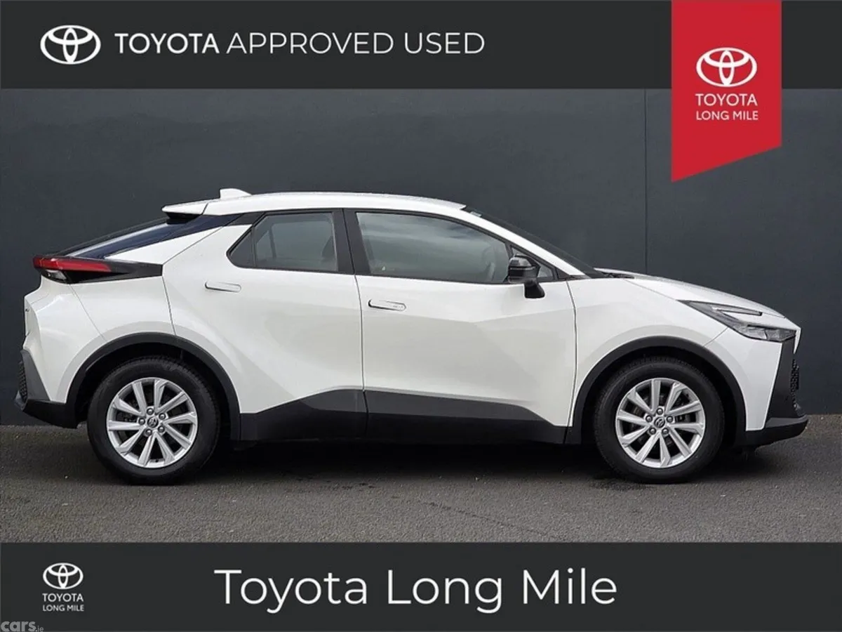 Toyota C-HR SUV, Petrol Hybrid, 2024, White