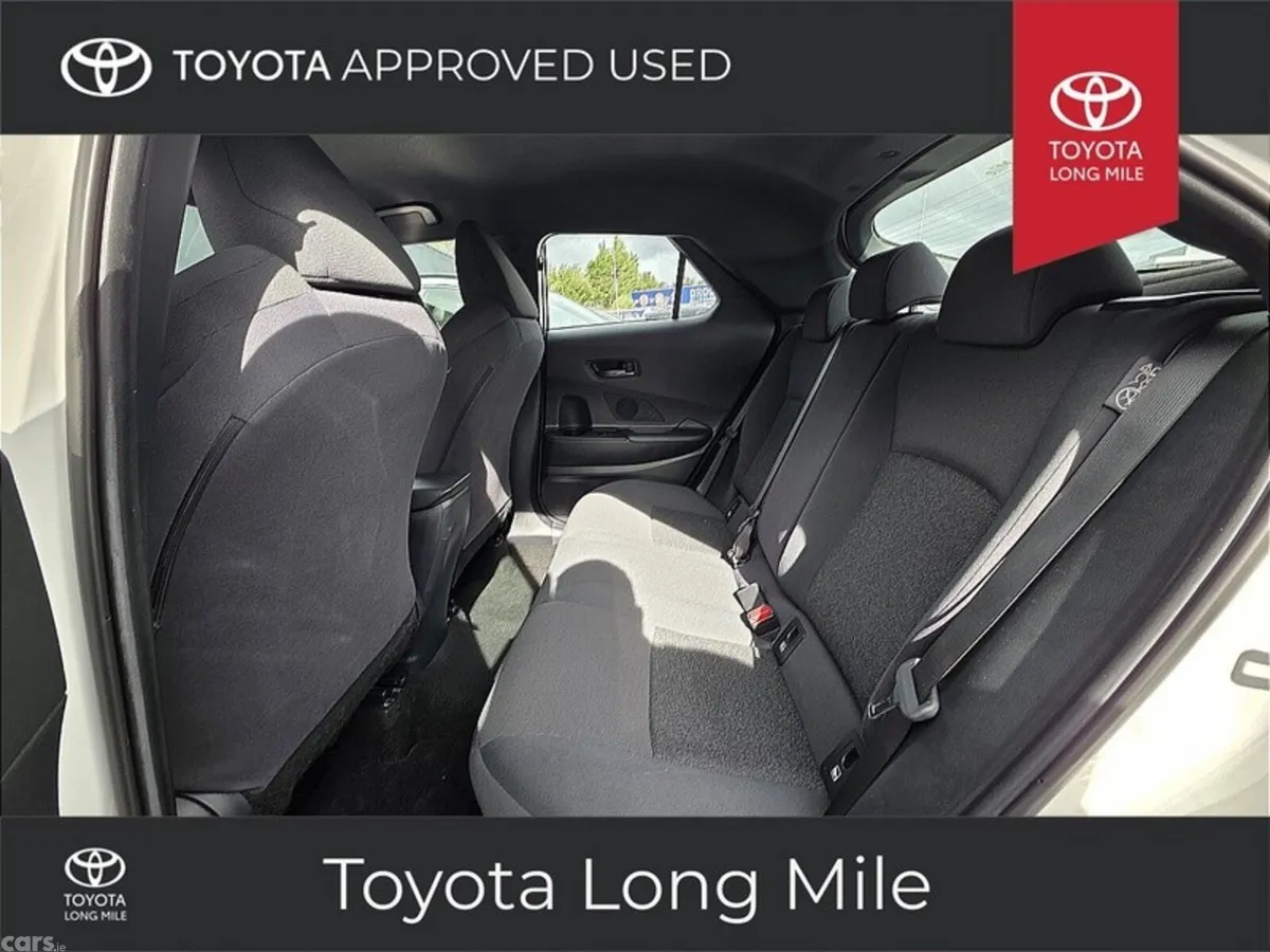 Toyota C-HR SUV, Petrol Hybrid, 2024, White