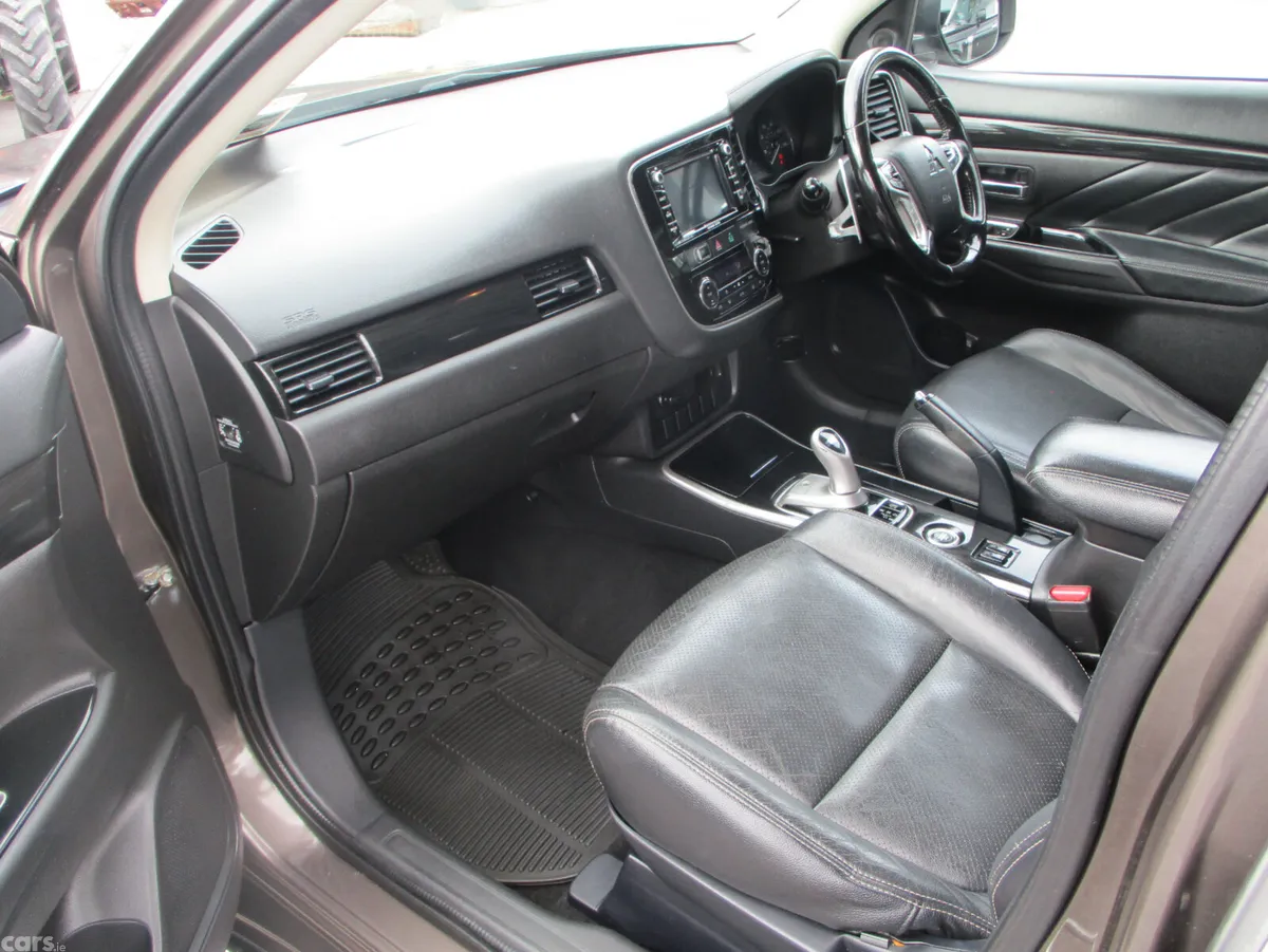 Mitsubishi Outlander SUV, Petrol Plug-in Hybrid, 2017, Brown