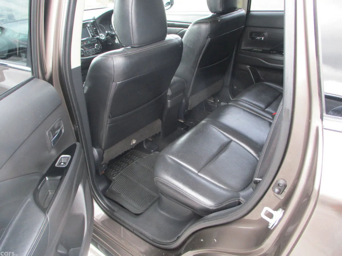 Mitsubishi Outlander SUV, Petrol Plug-in Hybrid, 2017, Brown