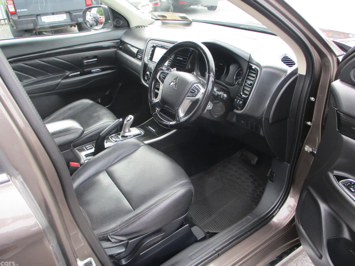 Mitsubishi Outlander SUV, Petrol Plug-in Hybrid, 2017, Brown
