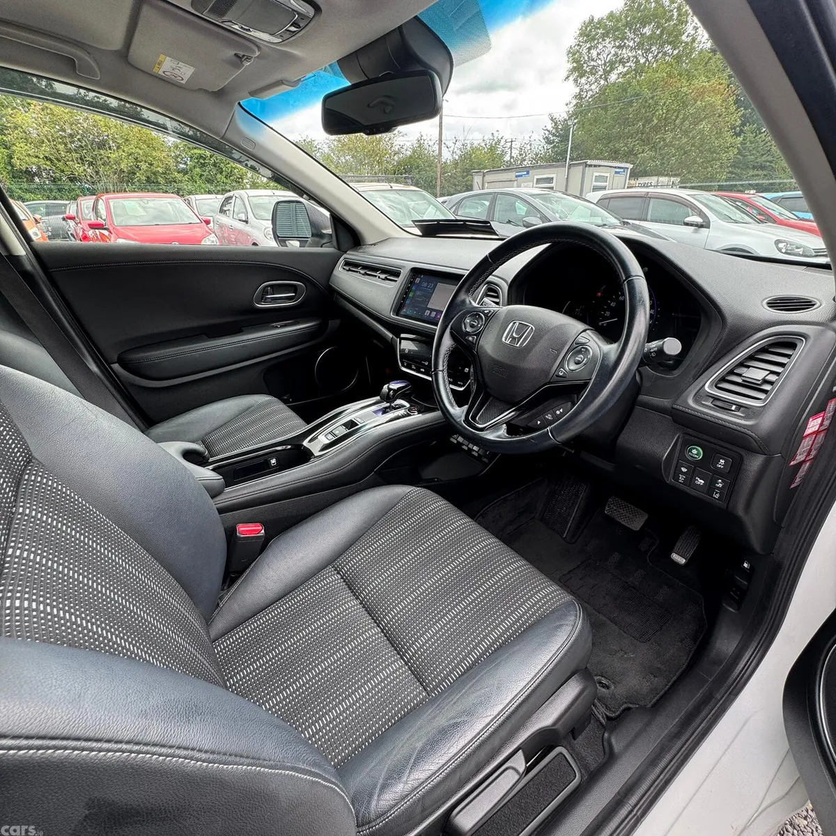 Honda Vezel Estate, Petrol Hybrid, 2018, White