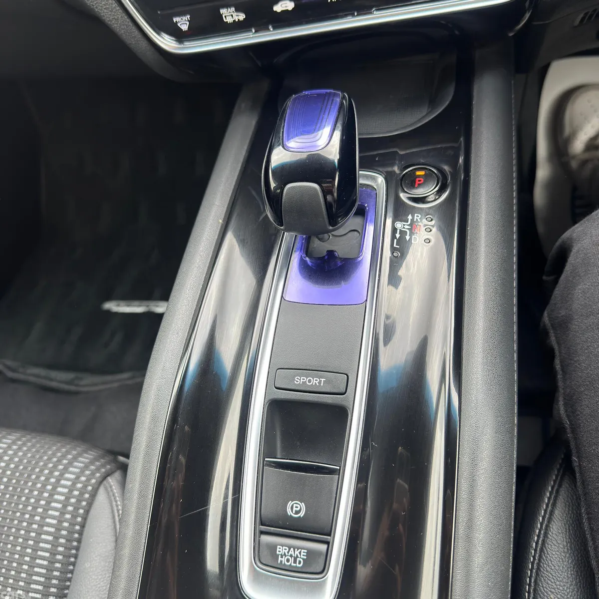 Honda Vezel Estate, Petrol Hybrid, 2018, White