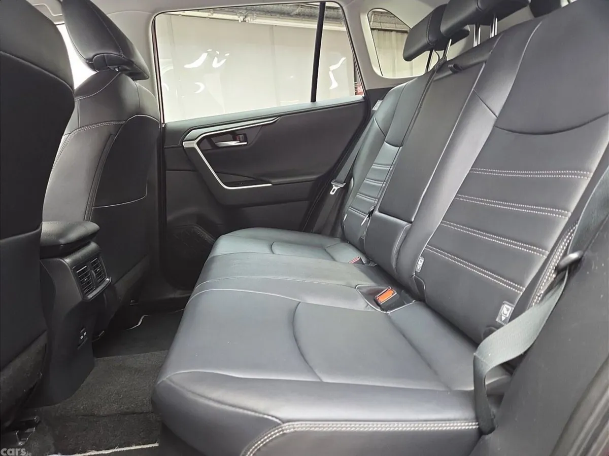 Toyota RAV4 SUV, Petrol Hybrid, 2023, Red