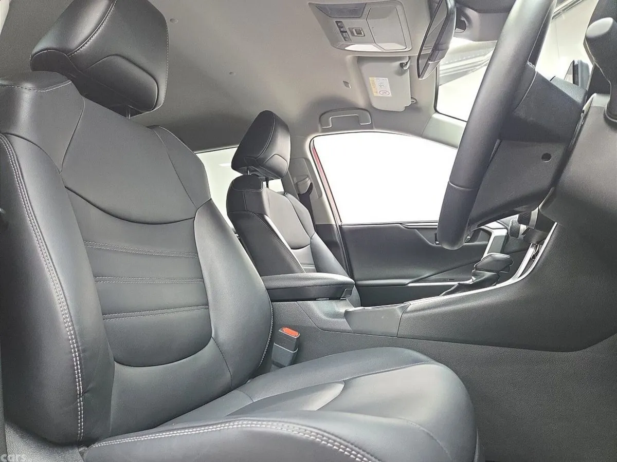Toyota RAV4 SUV, Petrol Hybrid, 2023, Red