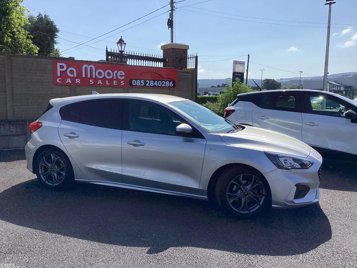 Ford Focus Hatchback, Petrol Hybrid, 2021, Grey