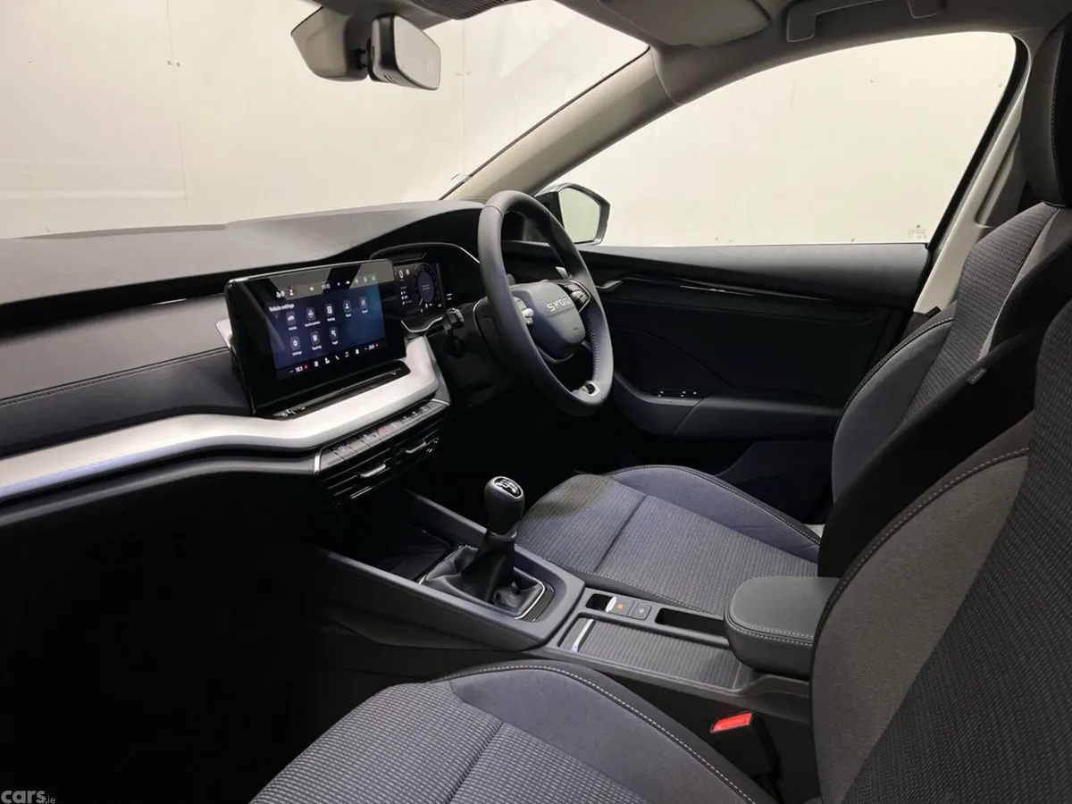Skoda Octavia Saloon, Petrol, 2026, Grey