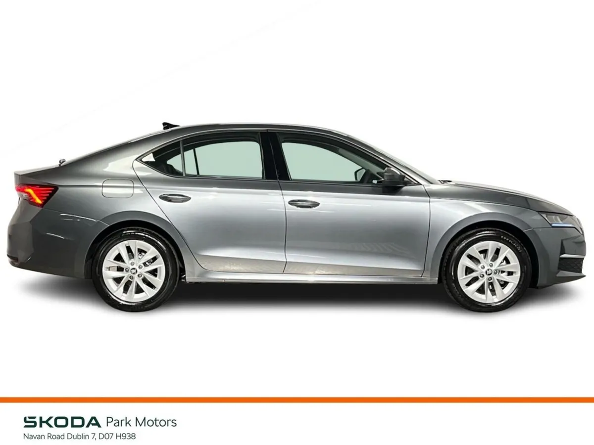 Skoda Octavia Saloon, Petrol, 2026, Grey