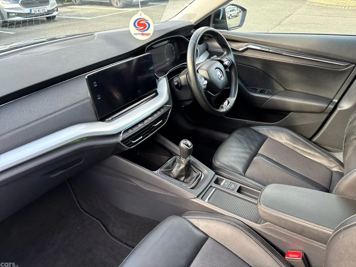 Skoda Octavia Saloon, Diesel, 2023, Black