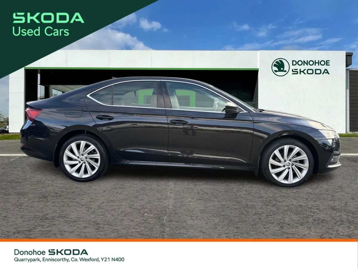 Skoda Octavia Saloon, Diesel, 2023, Black