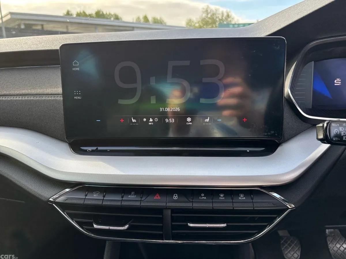 Skoda Octavia Saloon, Diesel, 2023, Black